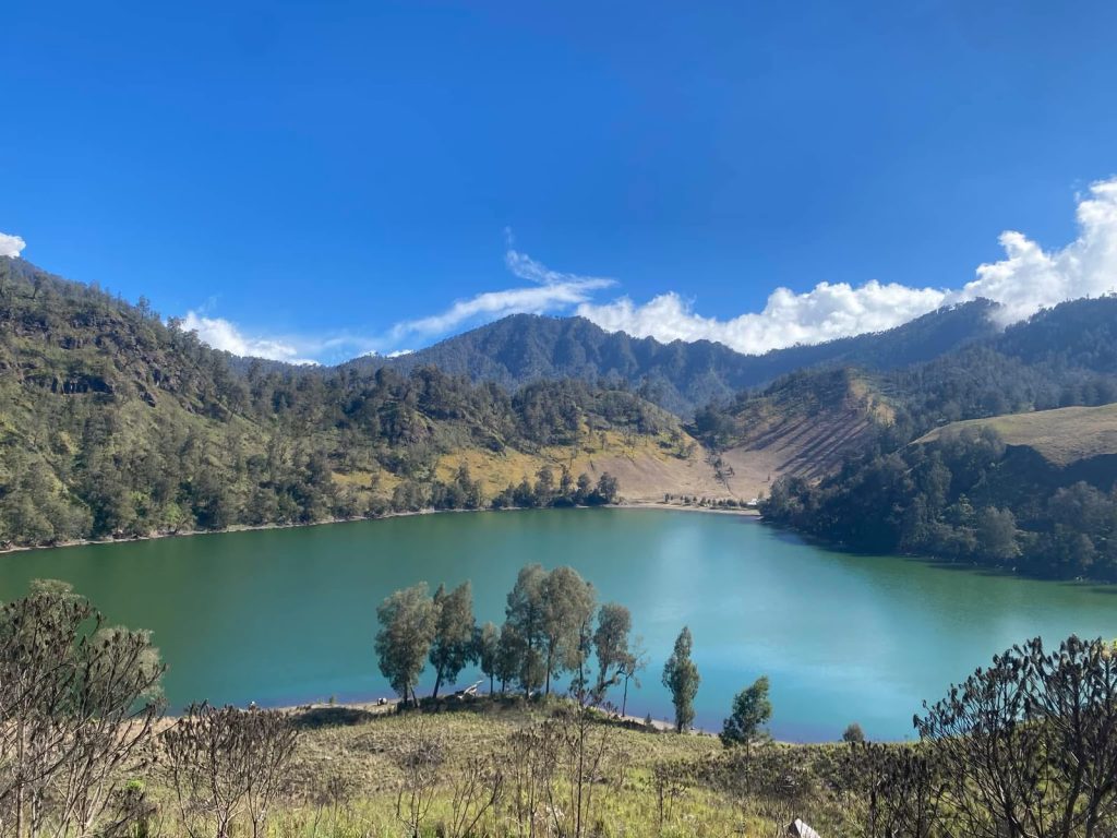 Jalan Kaki Menuju Surga Ranu Kumbolo