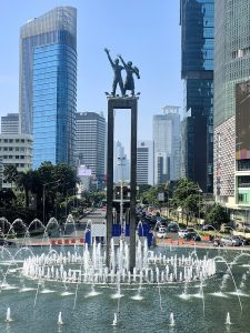Menyusuri Nadi Jakarta dari Bundaran HI hingga Sudirman