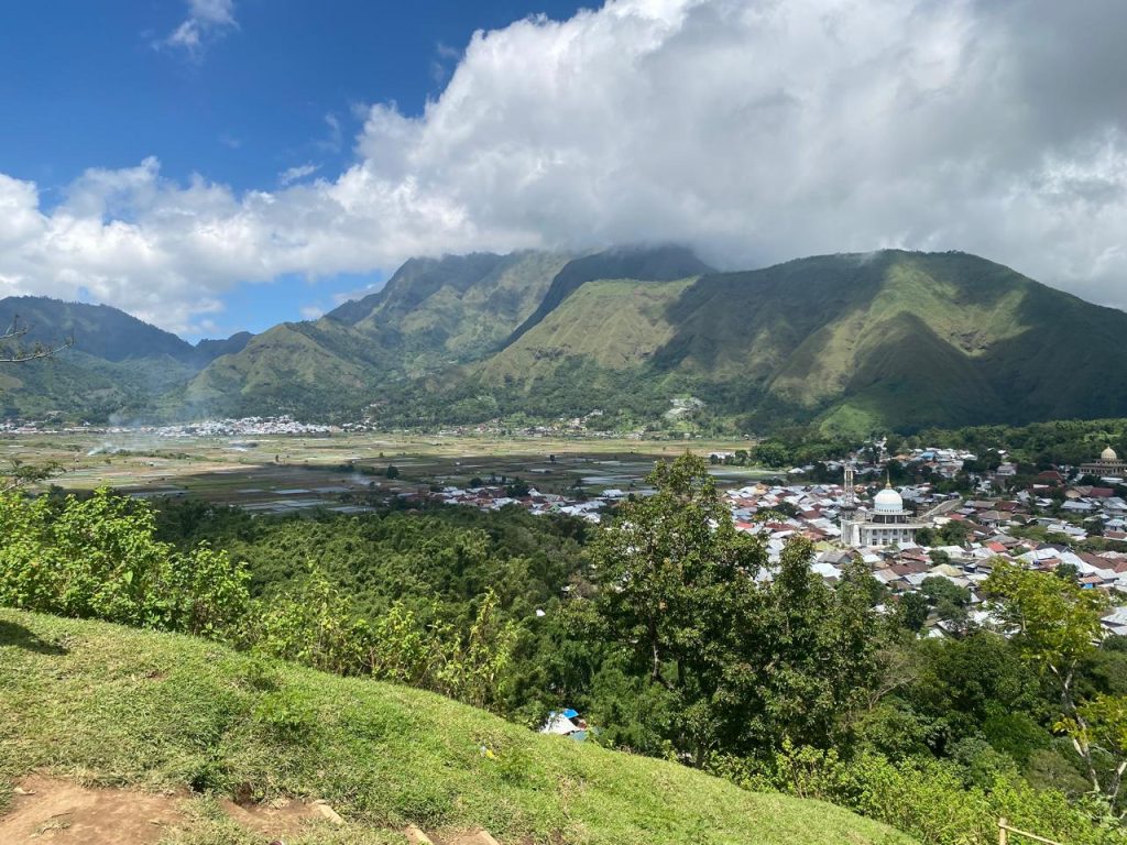 Menatap Cantik Rinjani dari Bukit Selong